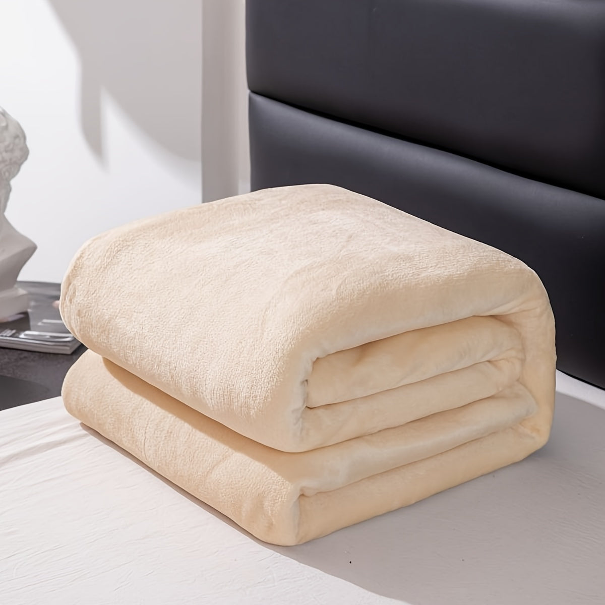 UrsaWeave - Soft Warm Flannel Throw for All Seasons