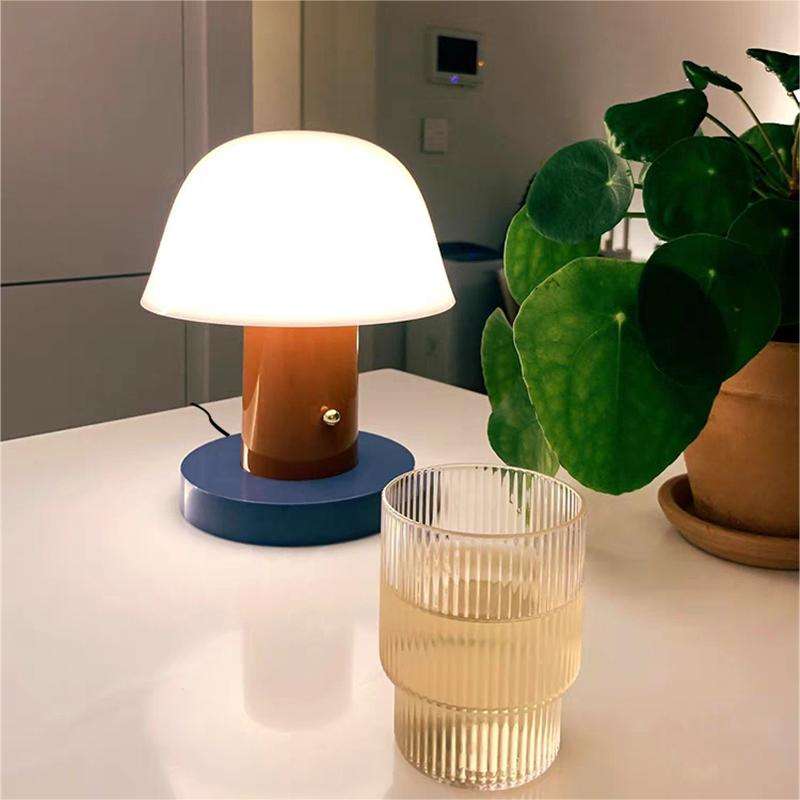 NatureGlow Lamp - Modern Mushroom-Design Table Lamp