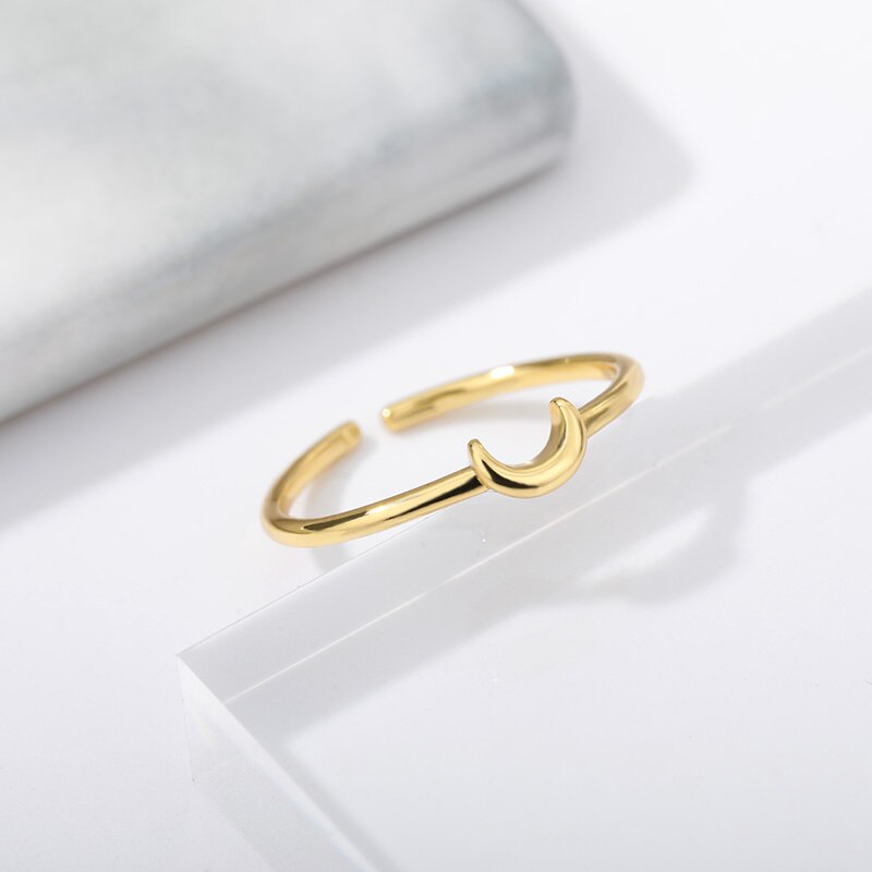 Nova - Minimalist Crescent Moon Ring
