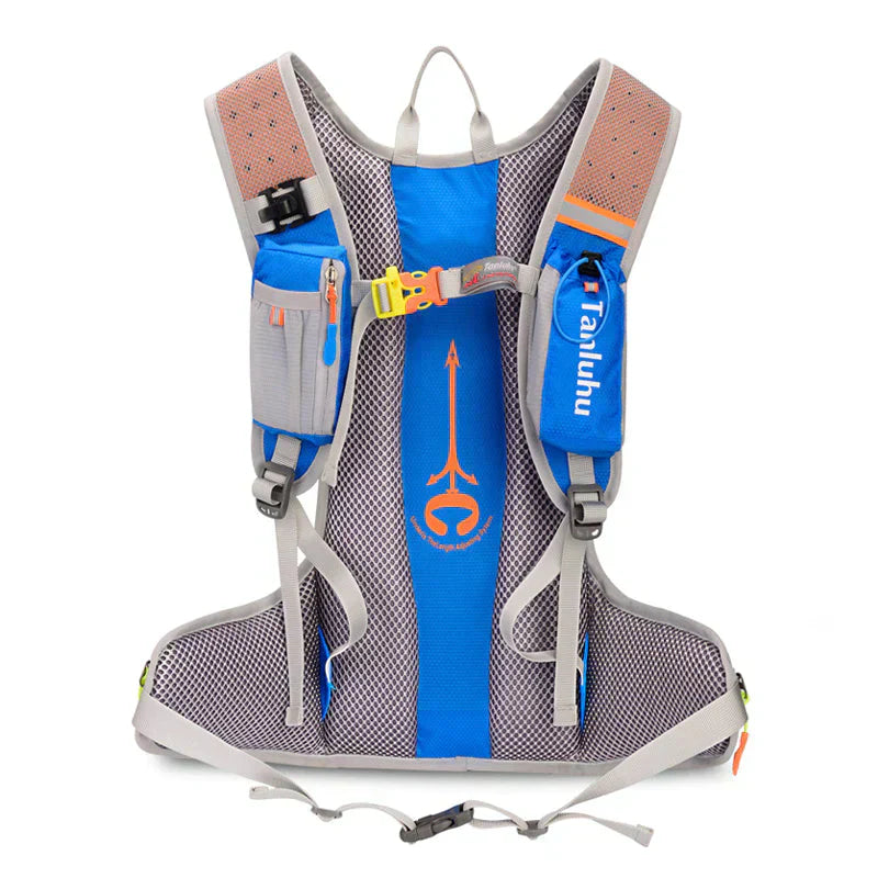 TravelLite - Ultralight Backpack with Integrated 2L Water Bladder