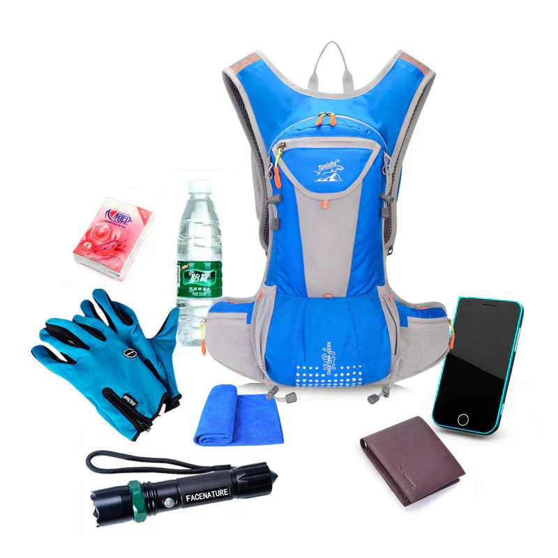 TravelLite - Ultralight Backpack with Integrated 2L Water Bladder