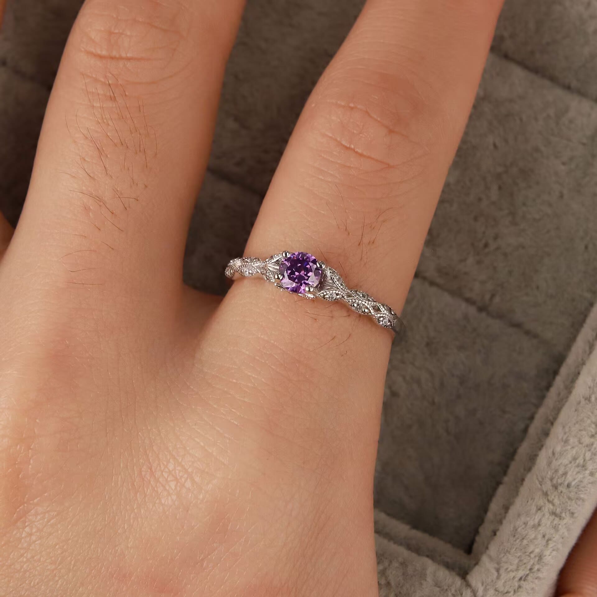 Nova - Bague minimaliste en améthyste et zircone