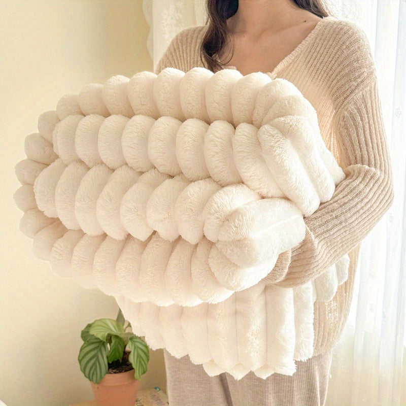 FlannelEase - Soft & Lightweight Flannel Blanket