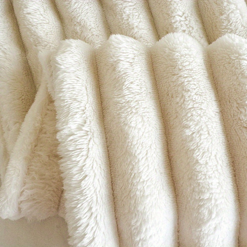 FlannelEase - Soft & Lightweight Flannel Blanket