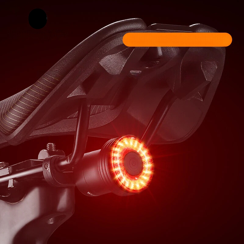 SafetyGlow 360 - Feu Arrière Vélo Intelligent avec Détecteur de Mouvement