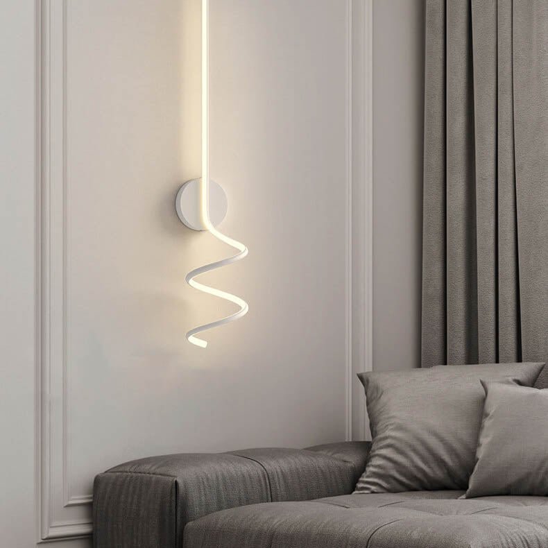 GlowWave - Applique Murale LED Arquée au Design Épuré