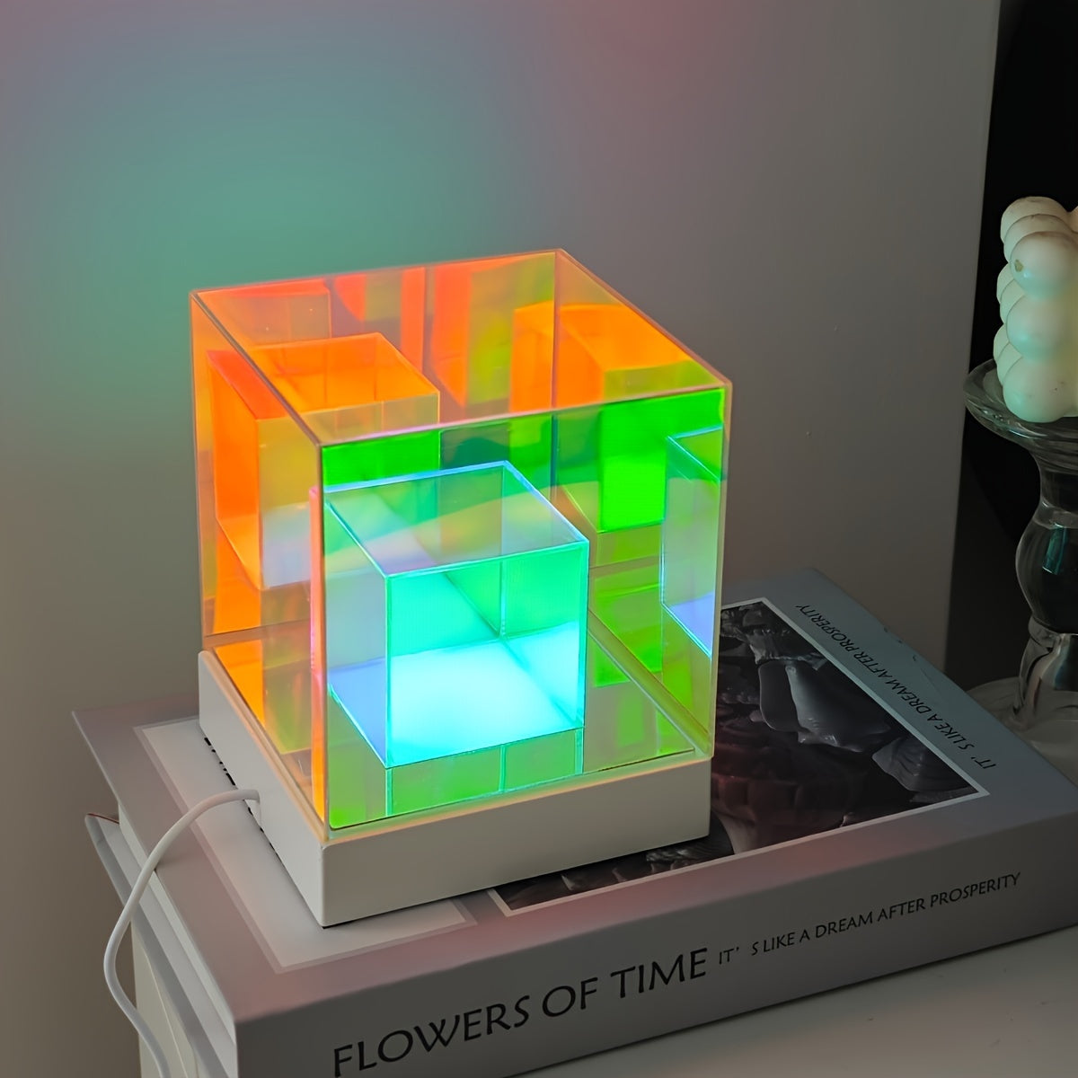 Yunova - Adjustable 3-Color LED Table Lamp
