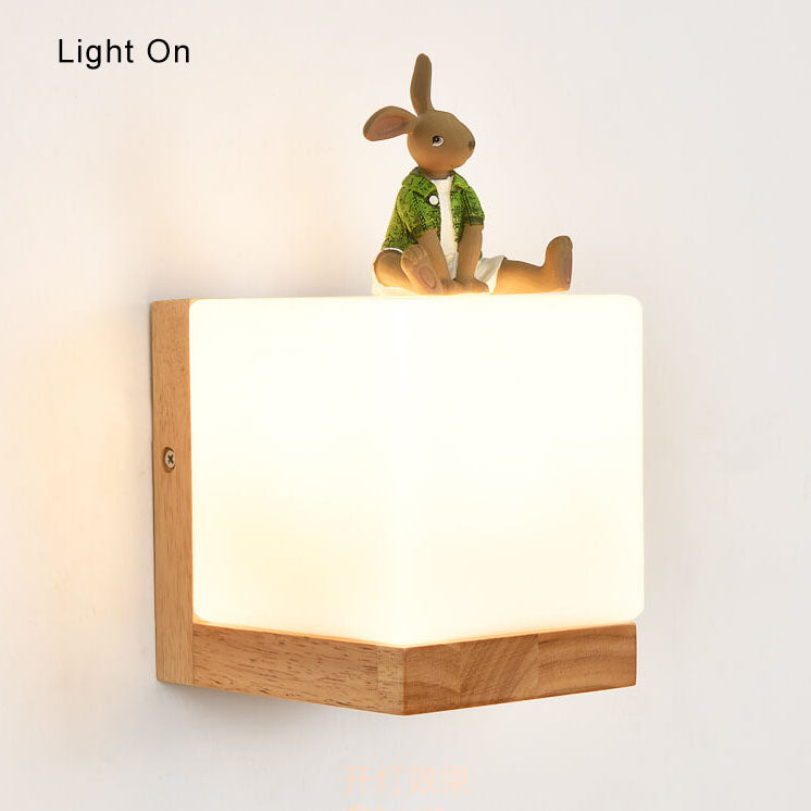EcoChic - Wooden Cube Wall Sconce with Modern, Sustainable Design