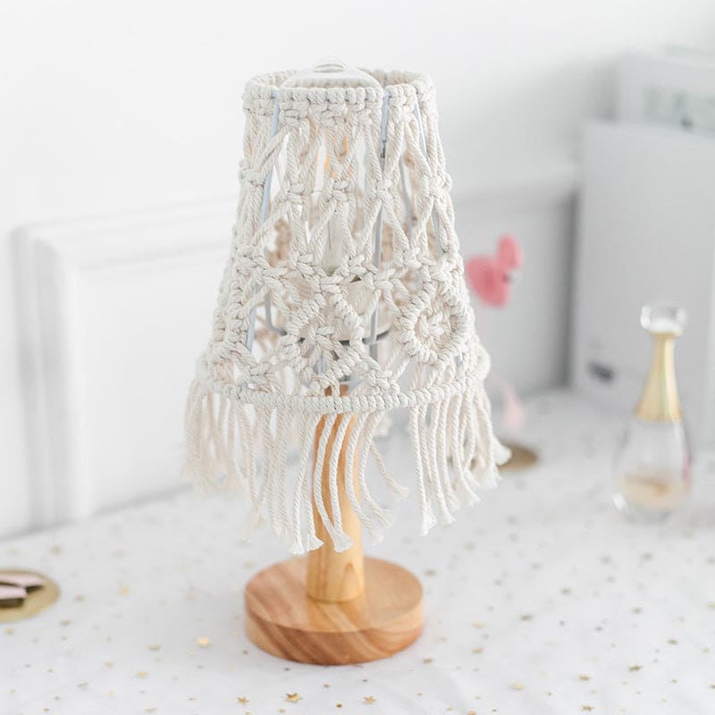 FeatherGlow - Feather Table Lamp for a Warm Ambiance