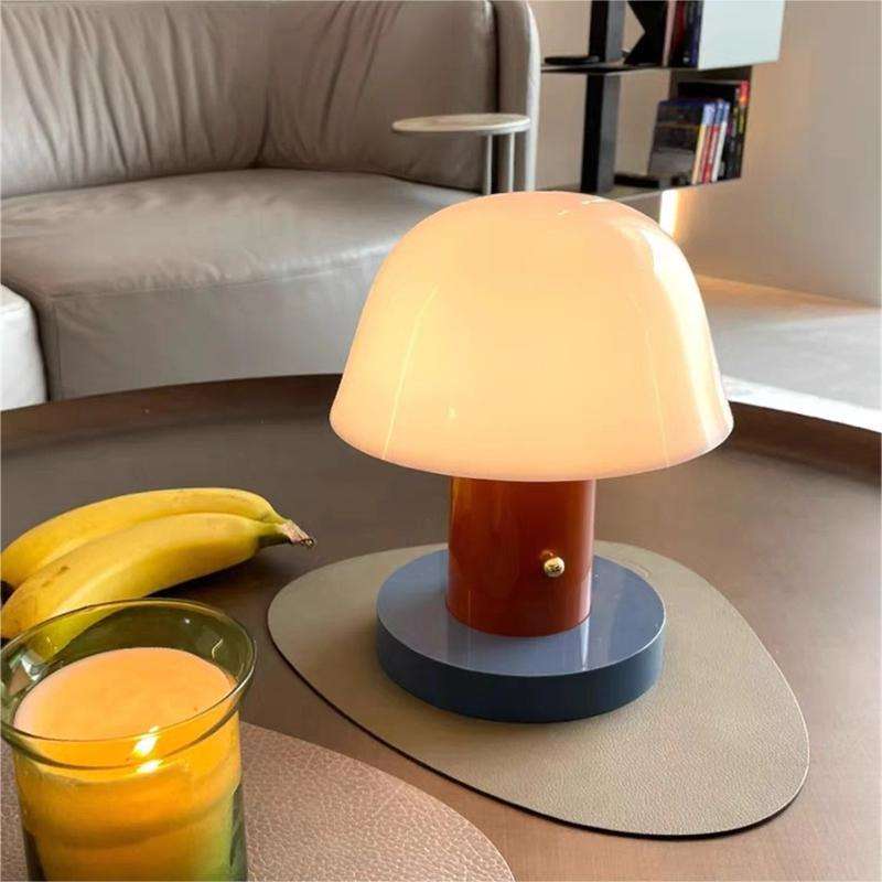 NatureGlow Lamp - Modern Mushroom-Design Table Lamp
