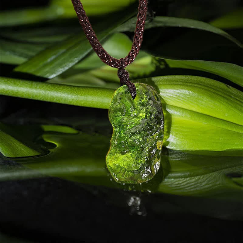 Alina - Collier pendentif moldavite verte de purification