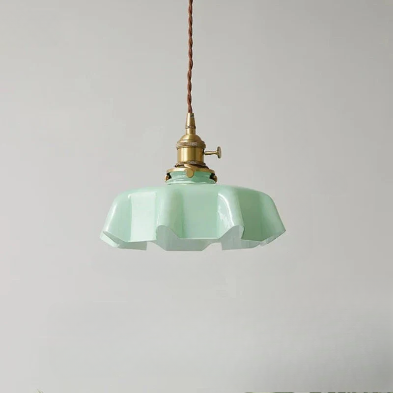 ClassicGleam - Brass Pendant Light for a Timeless Ambiance