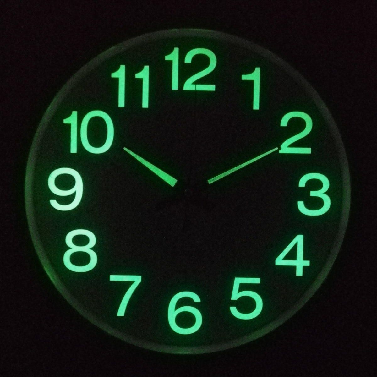 HushGlow - Silent Wall Clock 30 cm with Night Glow