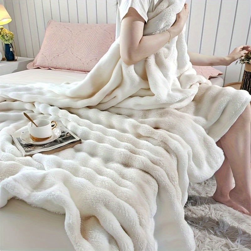 SnuggleFleece - Soft Fleece Blanket for All Seasons