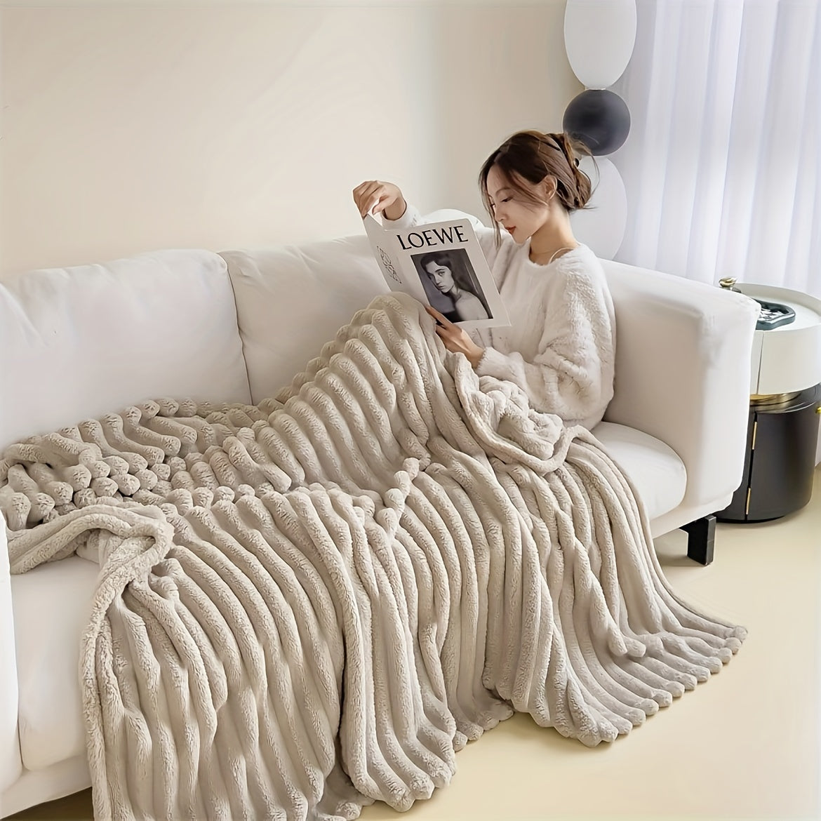 Hamptonweave - Elegant French-Style Fleece Throw for Refined Comfort