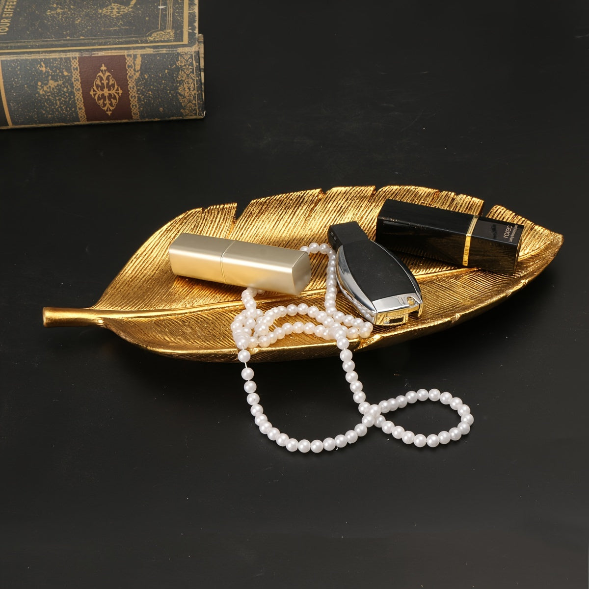 LeafTray - Decorative Leaf-Shaped Resin Tray