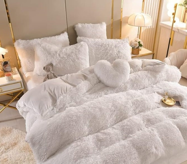 VelvetEase - Soft Velvet Duvet Cover for All Seasons