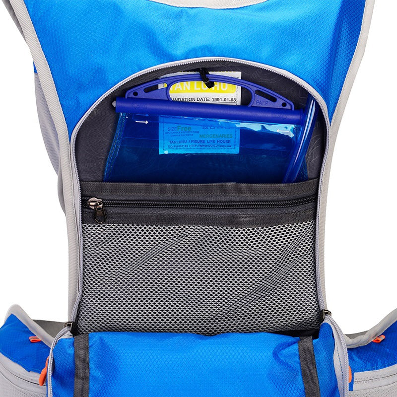 TravelLite - Ultralight Backpack with Integrated 2L Water Bladder