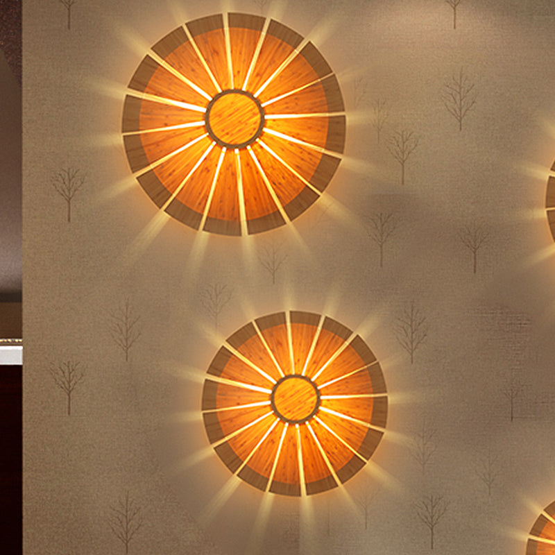 CircleWood - Round Wood Wall Sconce for a Warm Ambiance