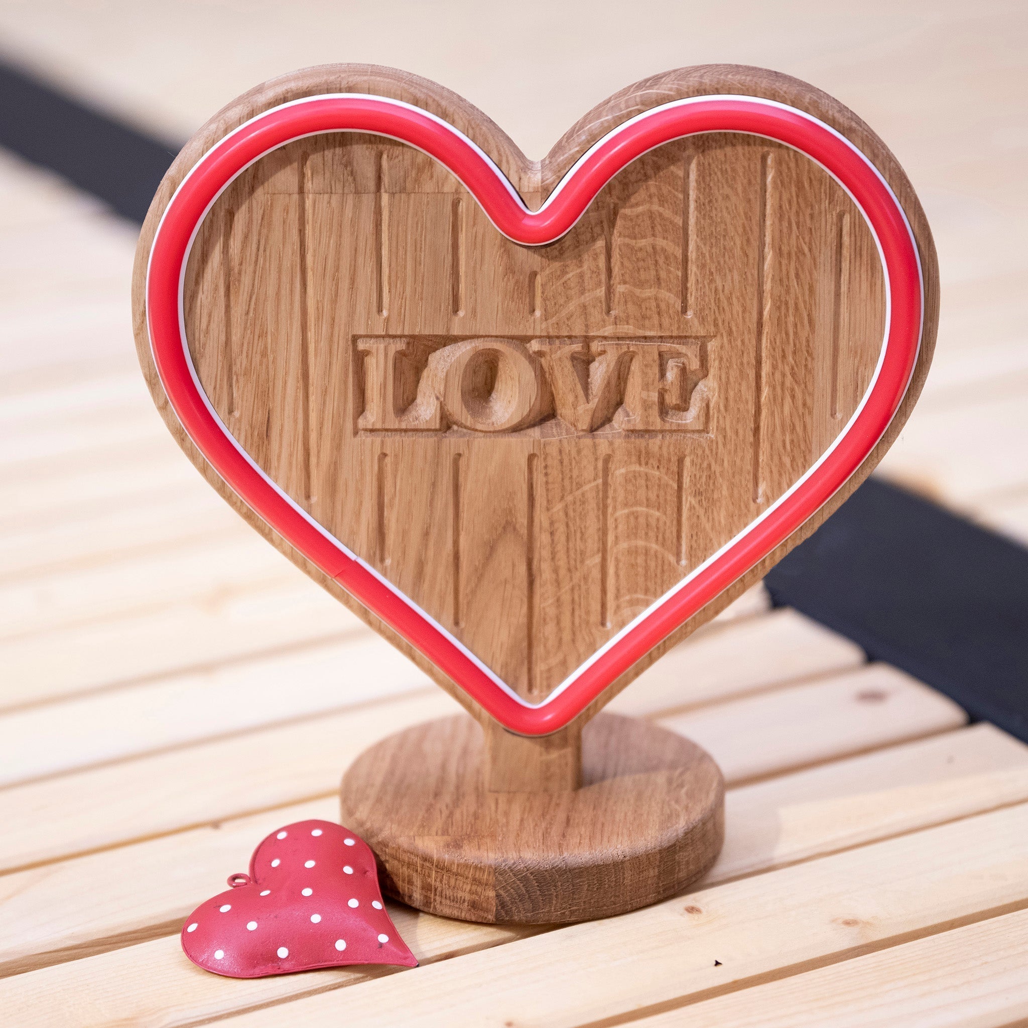 LoveGlow - Cœur néon en bois avec télécommande