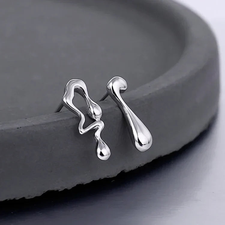 Livia - Boucles goutte d'eau au minimalisme élégant