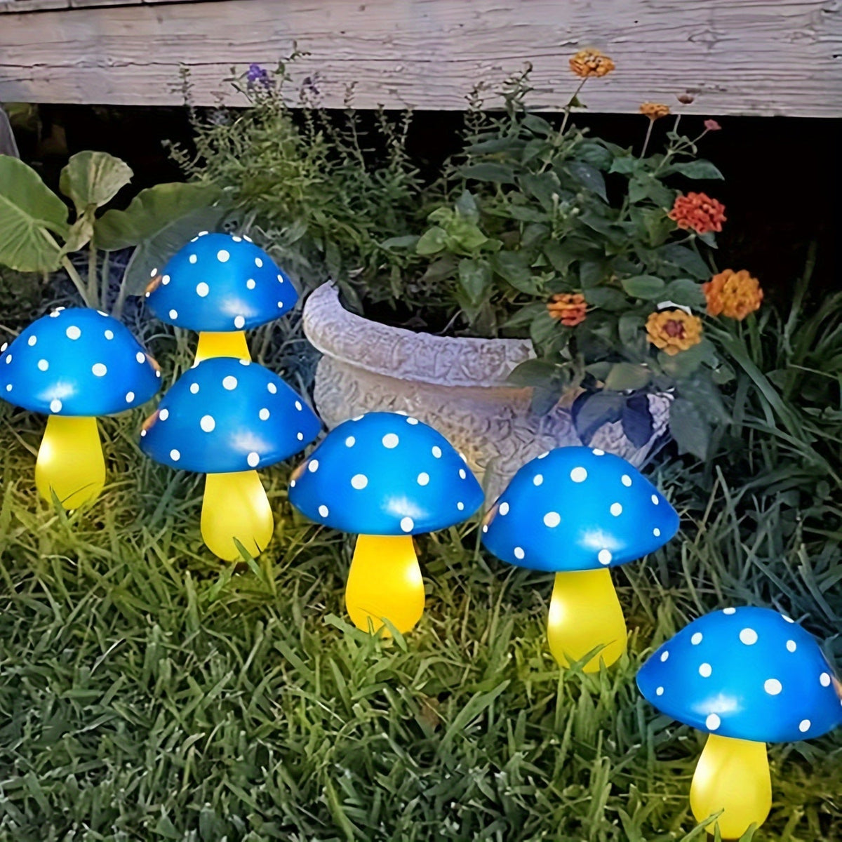 Arbogrove - Solar Mushroom Garden Lights with 8 Lighting Modes