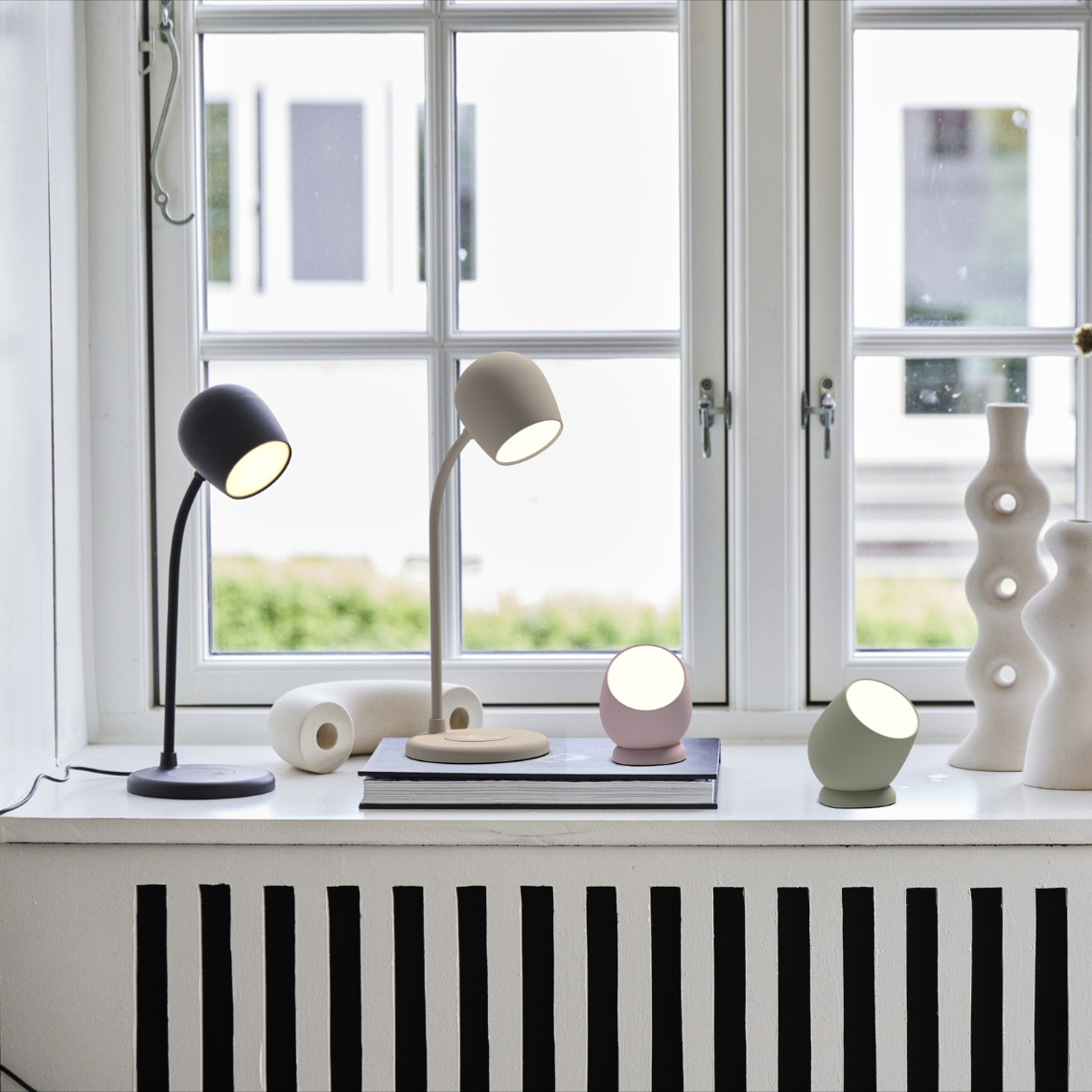 SmartGlow - Lampe LED avec Enceinte Bluetooth et Chargeur