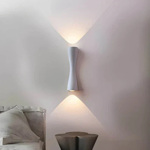 RéconfortGlow - Elegant Wall Sconce for Ambient Lighting