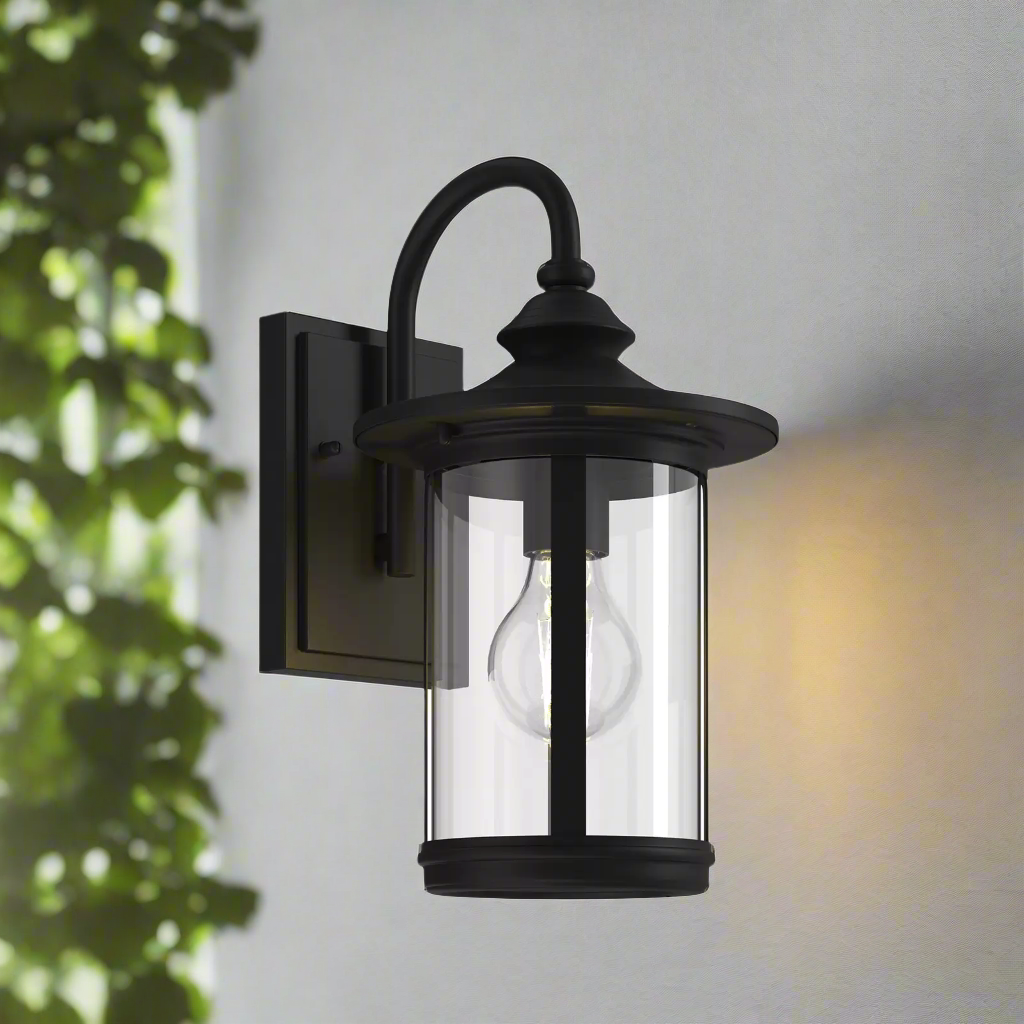 Zayn - Elegant Vintage-Style Outdoor Wall Lantern