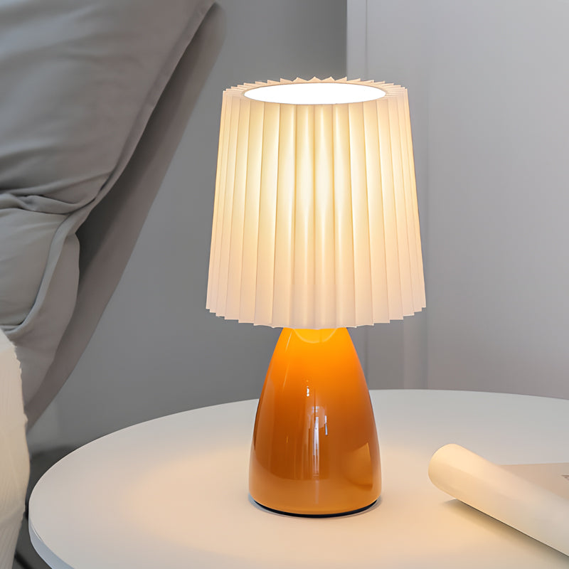 ChicGlow - Dimmable Table Lamp with USB Charging Port