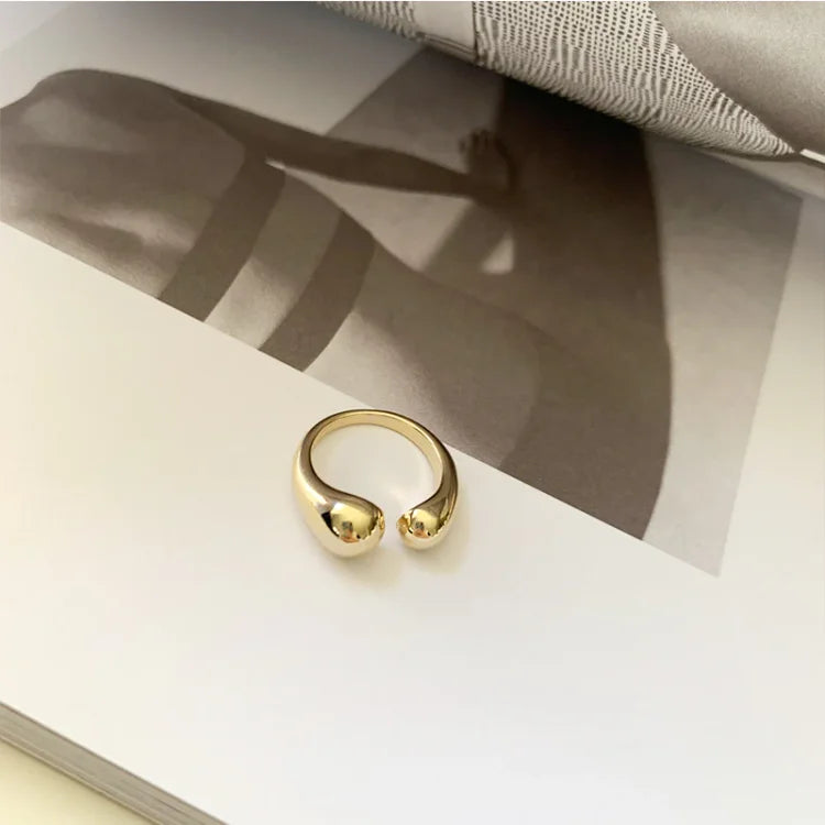 Elise - Bague minimaliste réglable en goutte d'eau