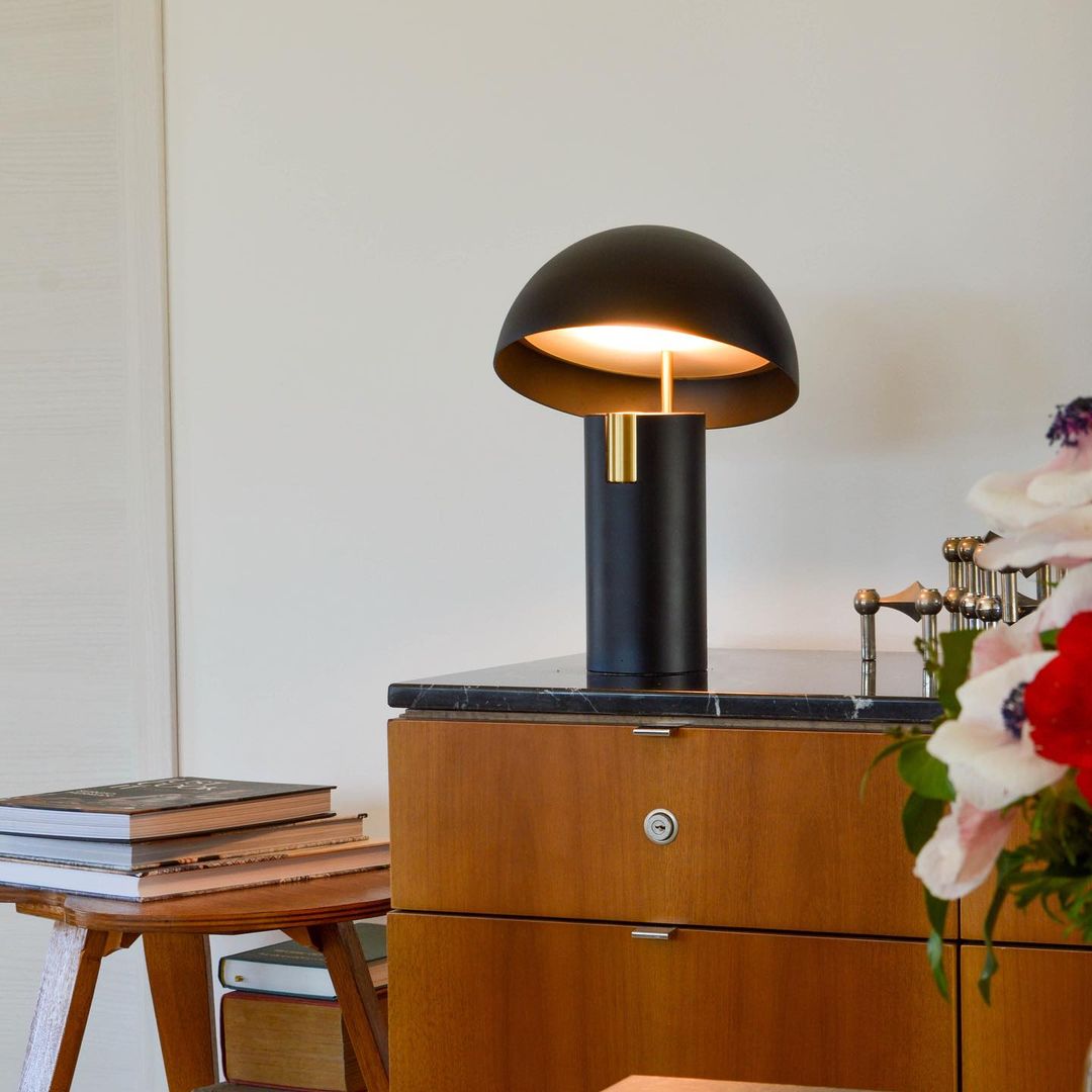 GlowAvora Table Lamp - Modern & Elegant Warm Lighting