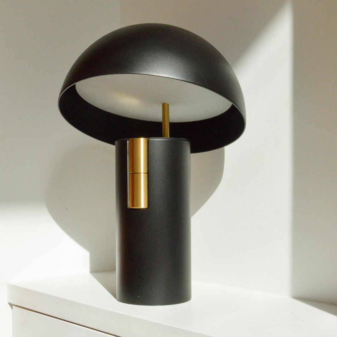 GlowAvora Table Lamp - Modern & Elegant Warm Lighting