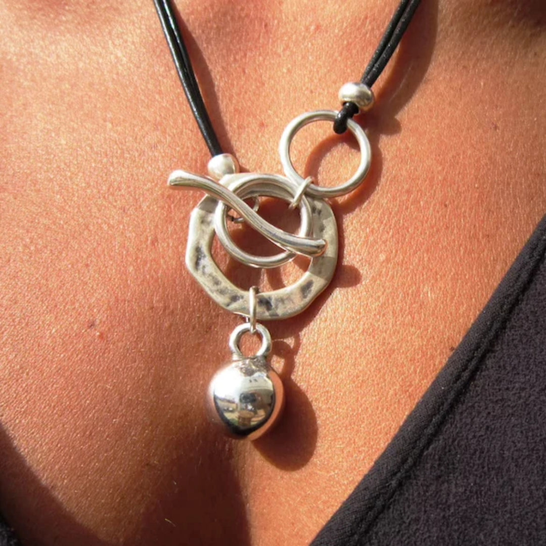 Elina - Classic Vintage Silver Necklace