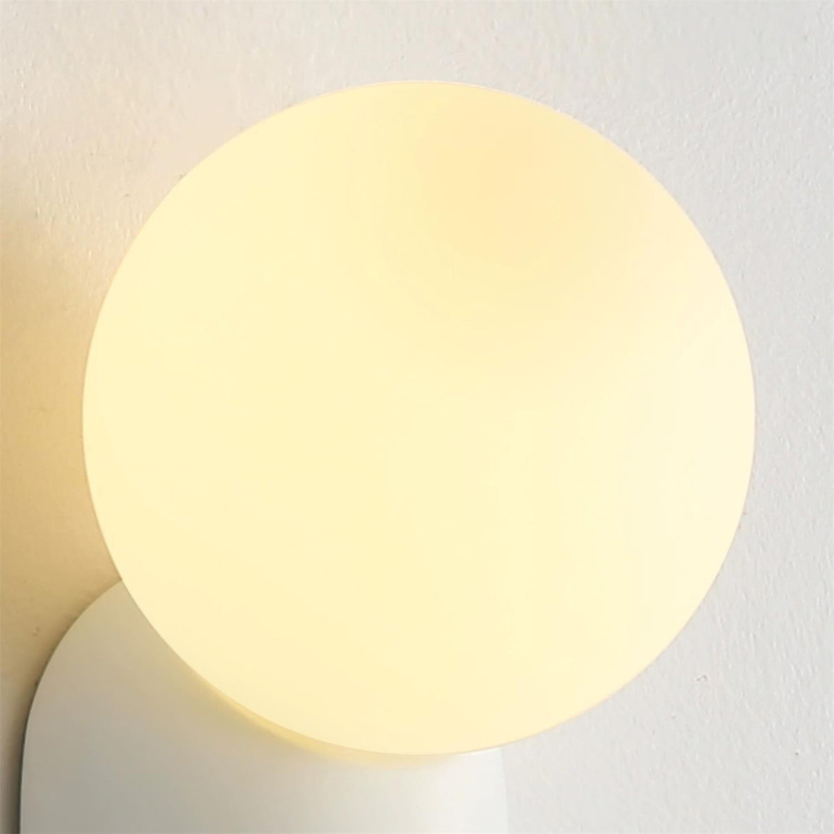Utique - Elegant and Efficient Resin LED Wall Sconce