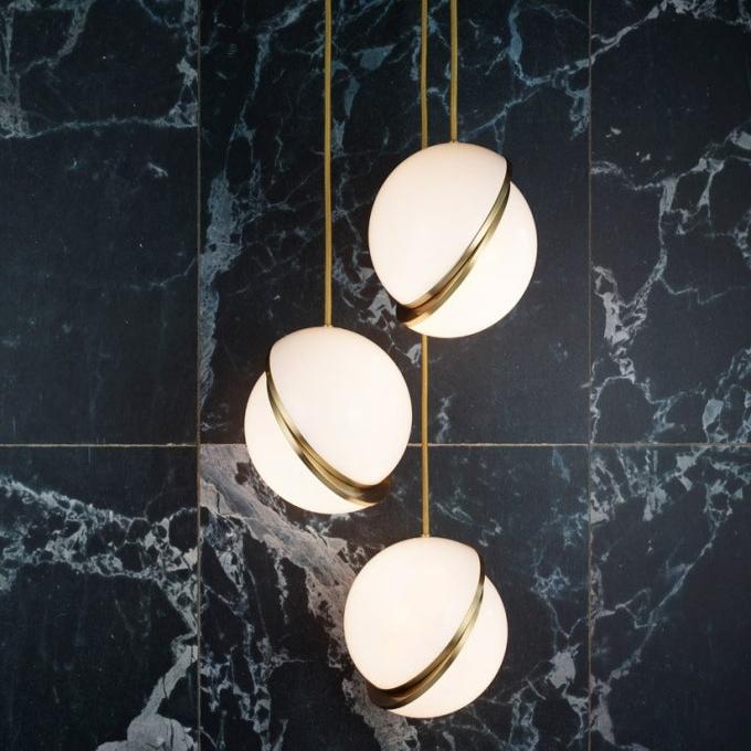 CielCourbe Moon Pendant Light - Luxury Acrylic and Brass
