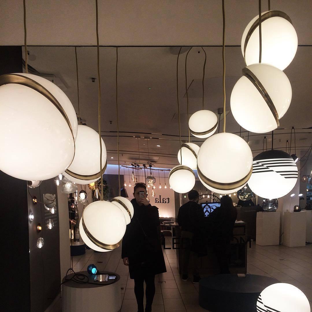 CielCourbe Moon Pendant Light - Luxury Acrylic and Brass