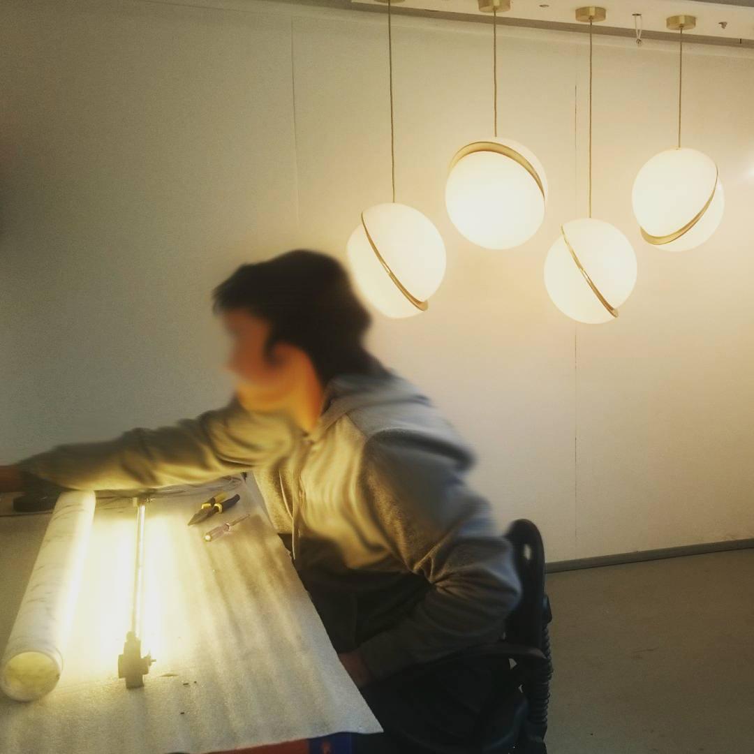 CielCourbe Moon Pendant Light - Luxury Acrylic and Brass