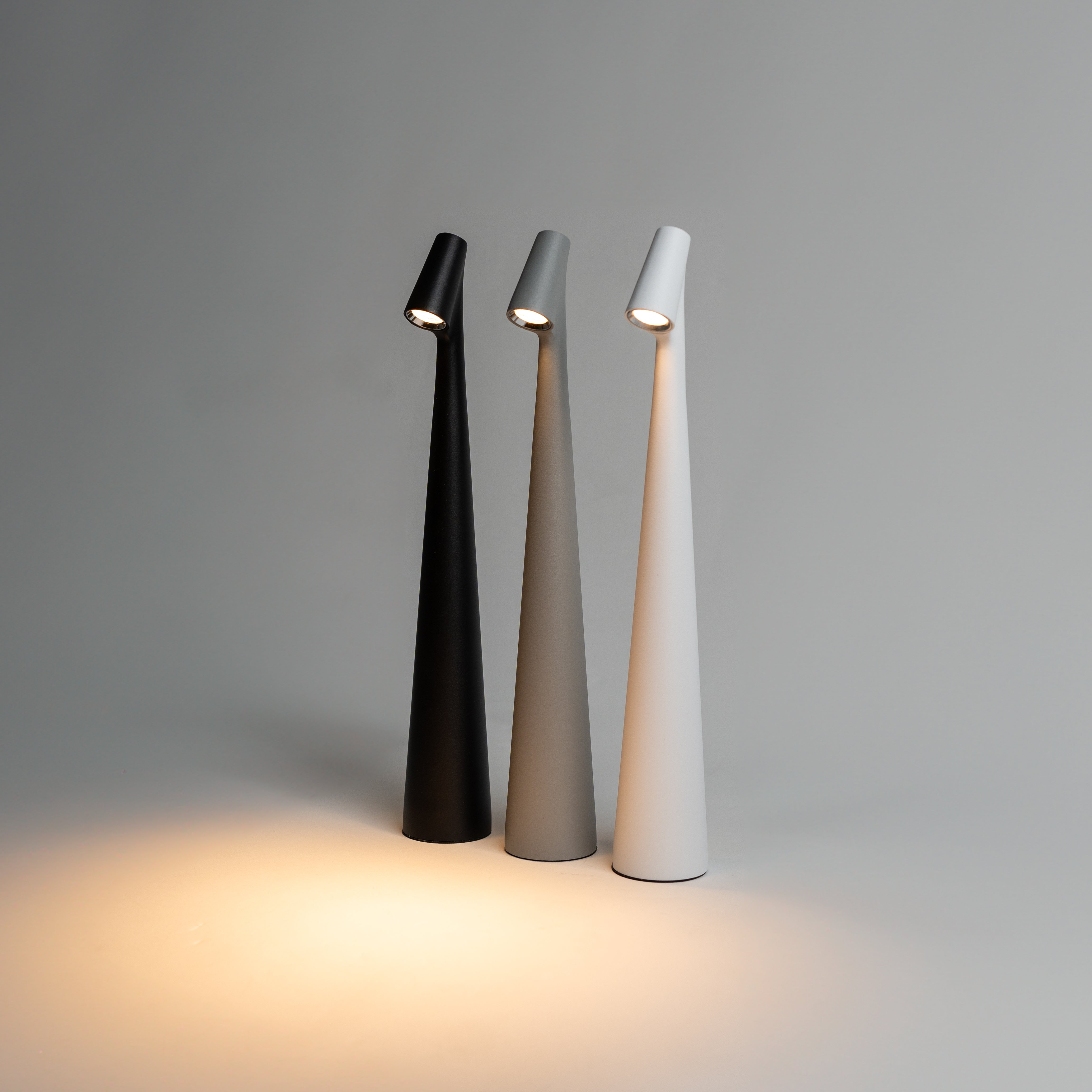 LumiSlim - Lampe de table LED rechargeable au design élégant