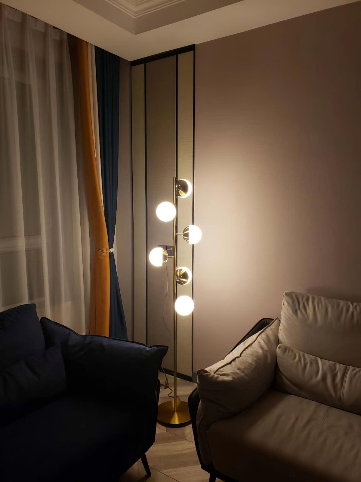 Doppler - Elegant Retro LED Floor Lamp