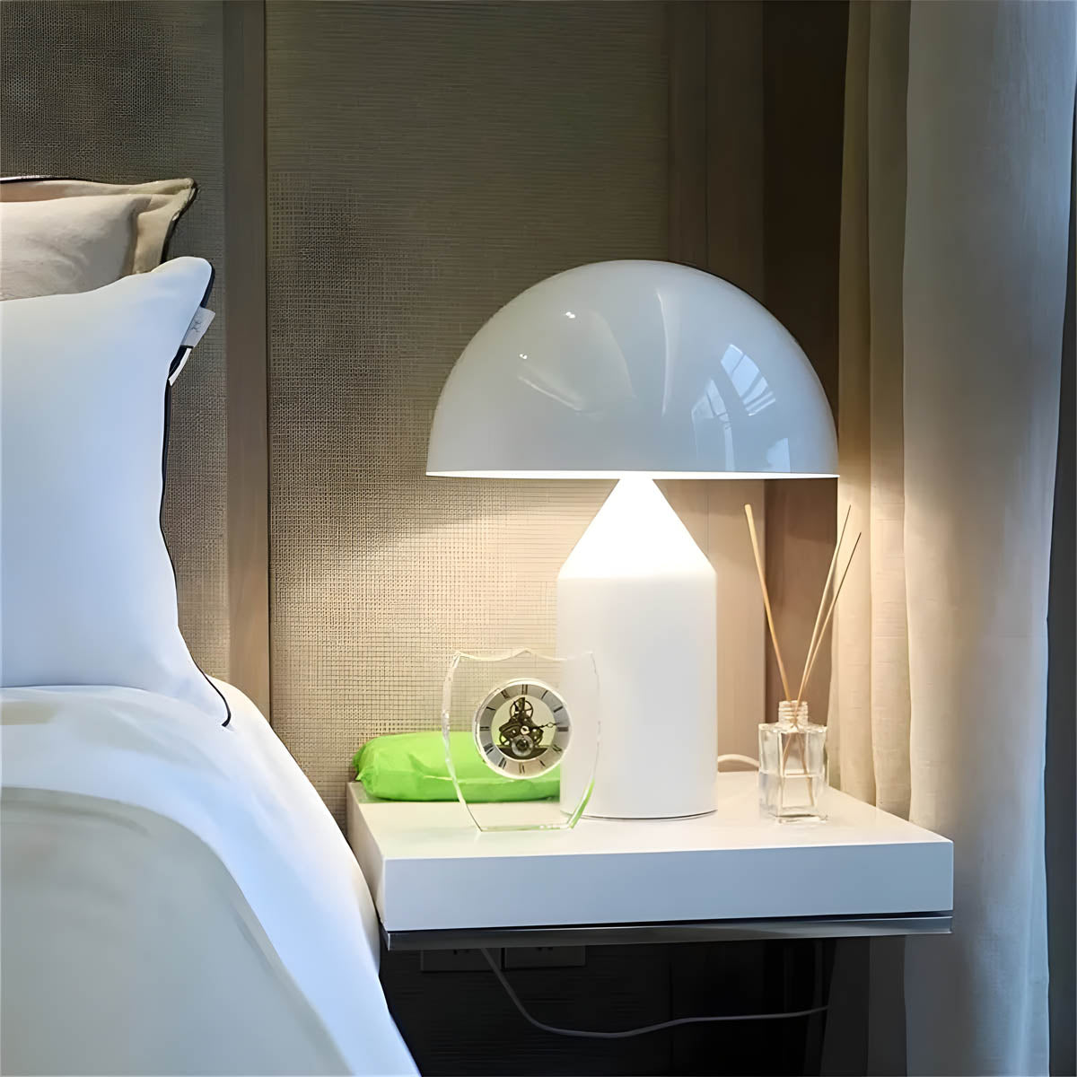 LuxeGlow Light - Elegant Pendant Light for Every Room