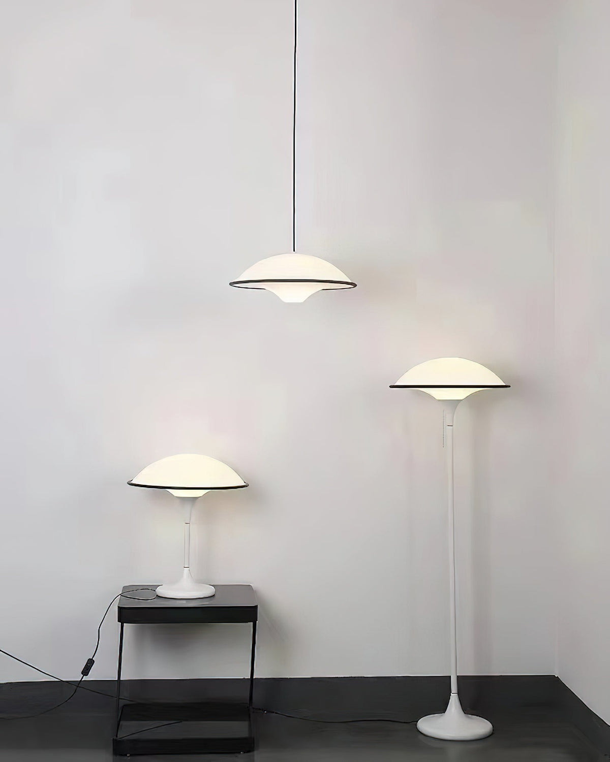 ArtistryGlow Table Lamp - Elegant Warm Ambient Lighting