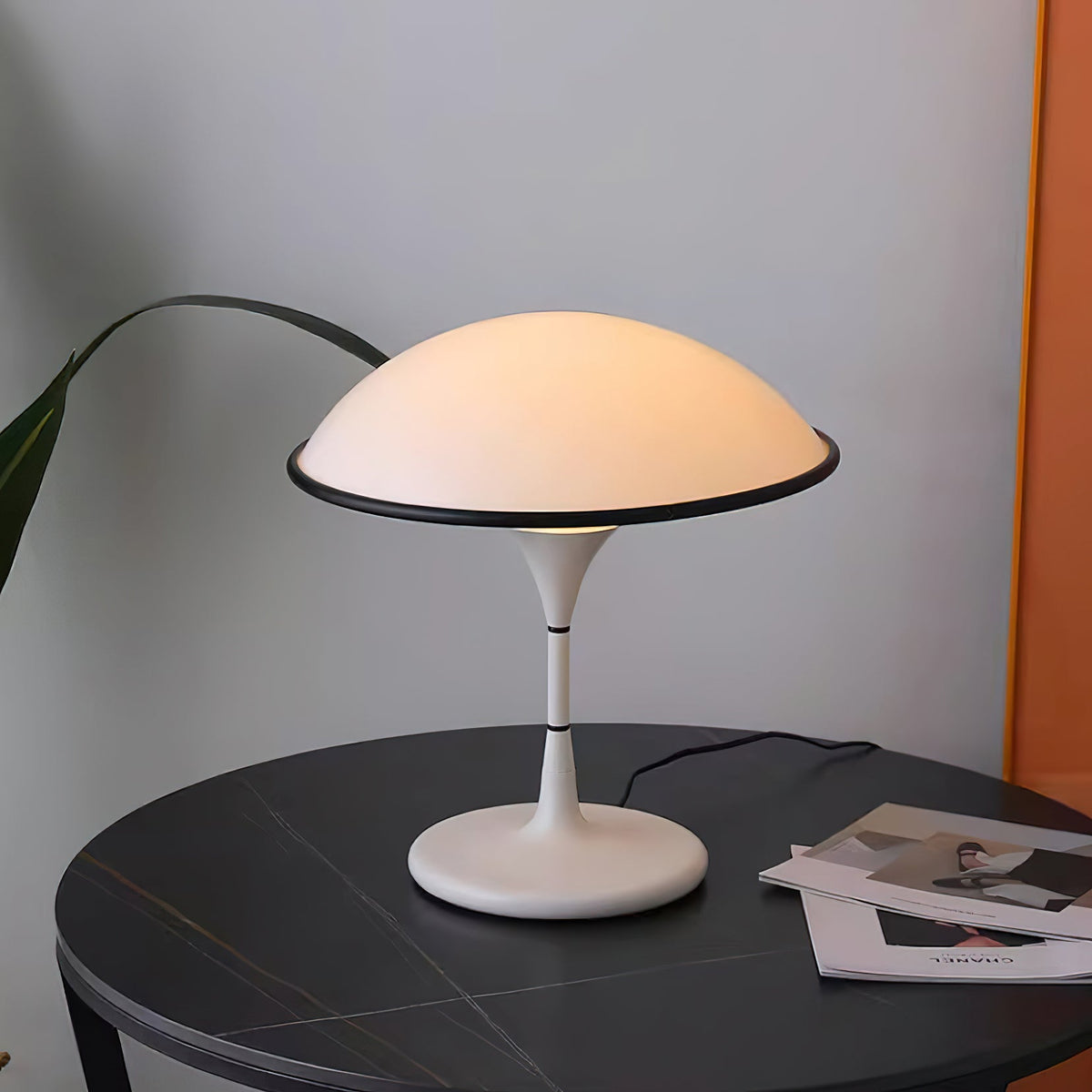 ArtistryGlow Table Lamp - Elegant Warm Ambient Lighting
