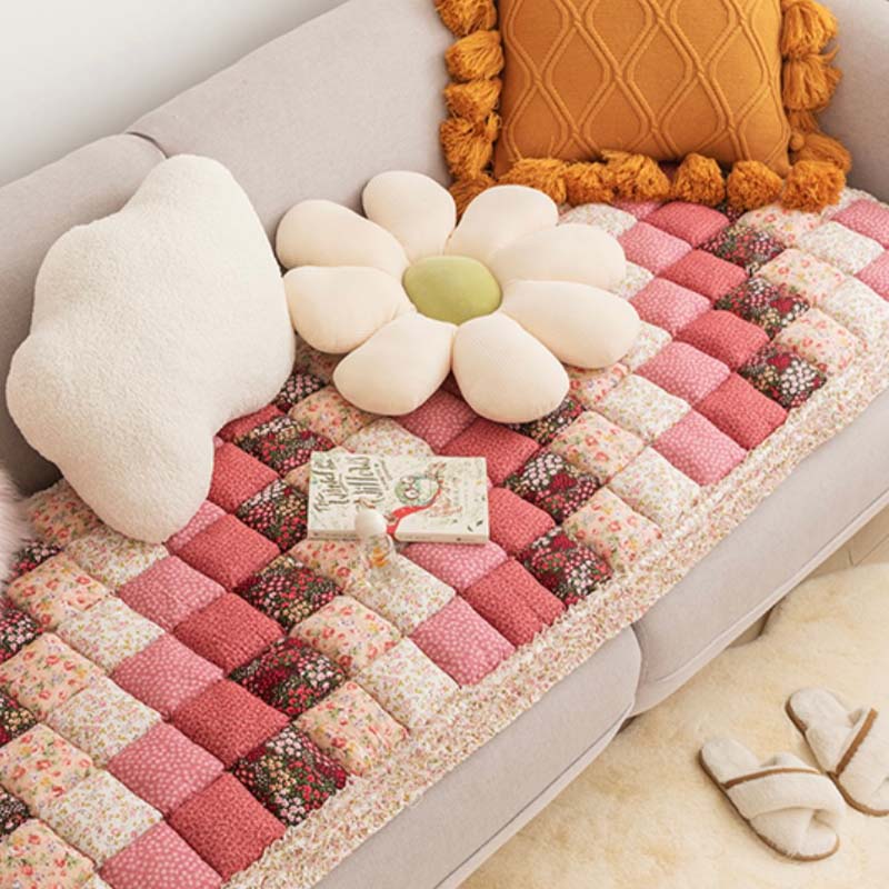 ChicShield - Quilted Sofa Cover for a Stylish Home