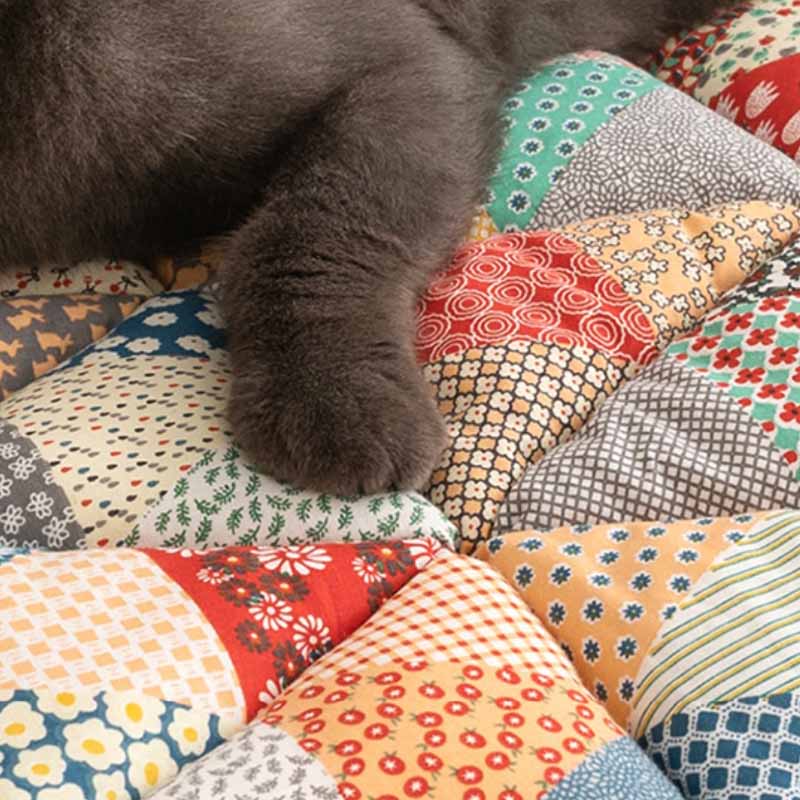 ChicShield - Quilted Sofa Cover for a Stylish Home