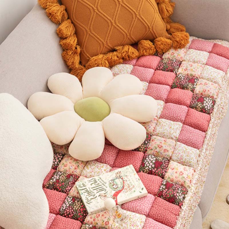 ChicShield - Quilted Sofa Cover for a Stylish Home