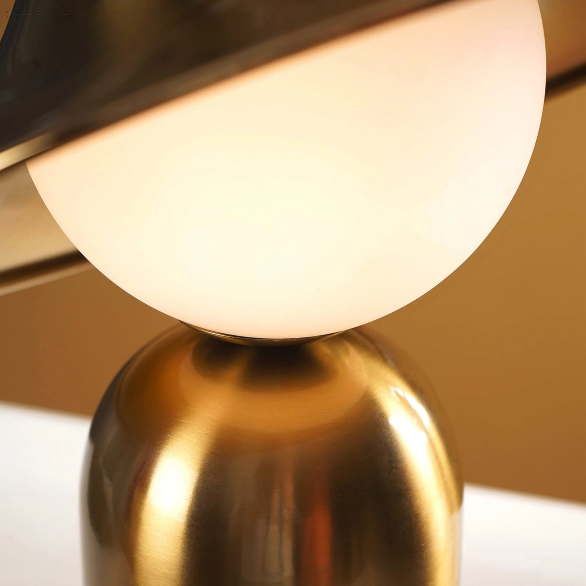 GoldSphere - Golden LED Table Lamp with Scandinavian Design