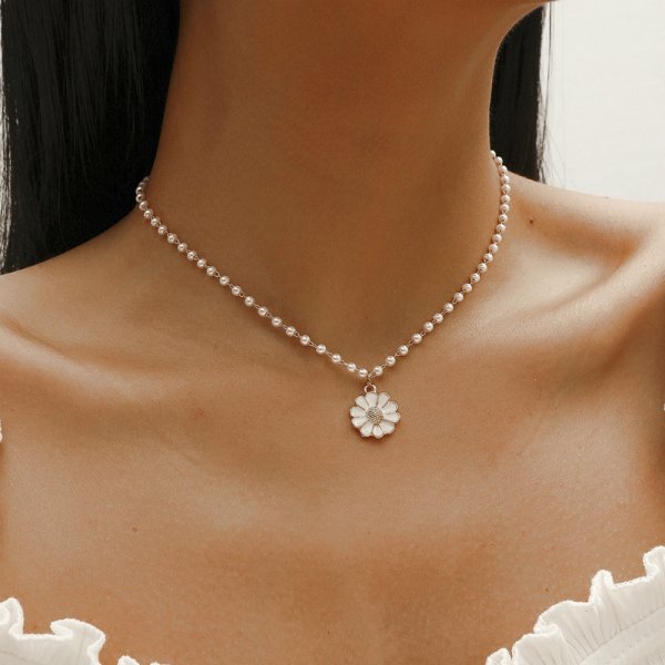 Lara - Collier pendentif marguerite et perle