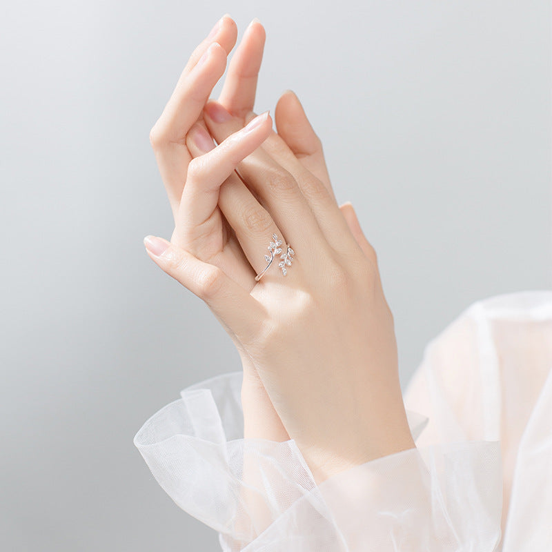 Amalthea - Bague feuillage réglable avec zircone