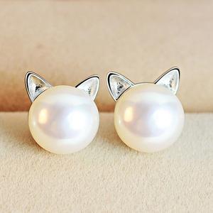 Mila - Silver Earrings with Charming Pearls